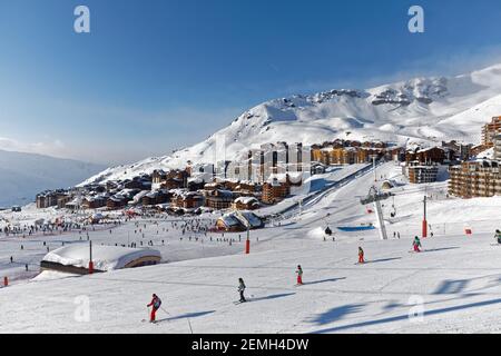 Val Thorens, Frankreich - 27. Februar 2018: Val Thorens liegt in der Gemeinde Saint-Martin-de-Belleville im Département Savoie Stockfoto