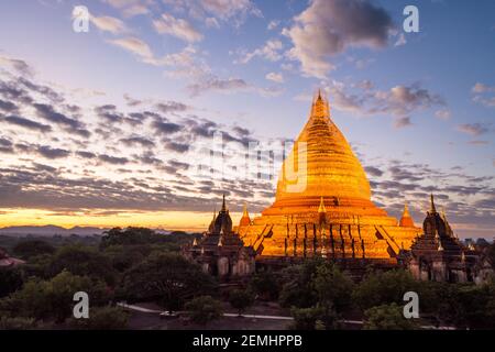 Dhammayazika Pagode in Bagan, Myanmar - Goldener buddhistischer Tempel im Dorf Pwasaw, östlich der Stadt. Stockfoto