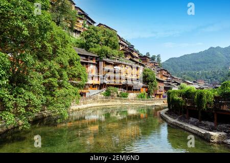 Diaojiaolou im Dorf Xijiang Miao, Guizhou, China. Stockfoto
