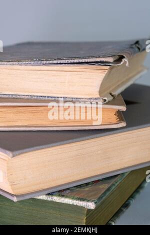 Vintage gestapelte Bücher Stillleben Stockfoto