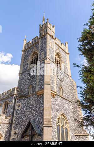 Sommerzeit im Constable Country - der Turm der St Marys Kirche in Stratford St Mary am Fluss Stour, Suffolk UK Stockfoto