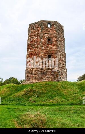 Ein Glockenturm, der 1577 als achteckige vier umgebaut wurde Story Turm aus rosa Sandstein auf einer kreisförmigen Basis aus 1392 an den Wänden von Berwick auf Tweed Stockfoto