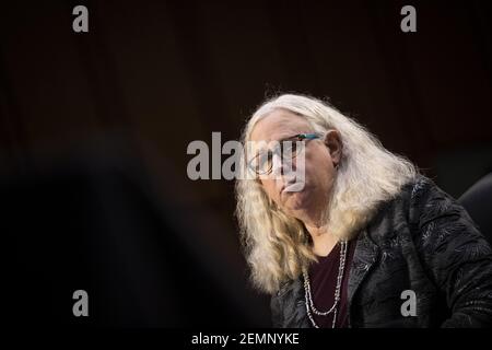 Washington, Usa. Februar 2021, 25th. Rachel Levine erscheint am Donnerstag, den 24. Februar 2021, während ihrer Bestätigungsverhandlung bei einer Nominierungsverhandlung des Senats für Gesundheit, Bildung, Arbeit und Altersversorgung auf dem Capitol Hill in Washington. Pool Foto von Caroline Brehman/UPI Kredit: UPI/Alamy Live Nachrichten Stockfoto