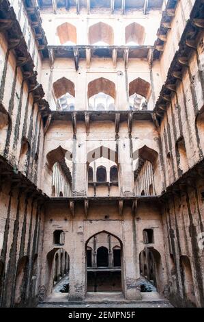 Blick auf die Rani Ki Baoli, Schritt gut, in Neemrana, Indien Stockfoto