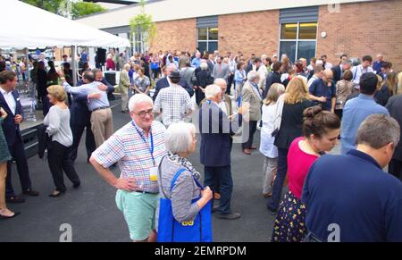 Wilkes University, Sordoni Gallery Rededication, Okt. 6 2017, Wilkes Barre Pennsylvania. USA. Die Wilkes University widmet der Sordoni Art Gallery offiziell eine Ausstellung mit Werken des berühmten Künstlers Andy Warhol aus Pennsylvania. '15 Minutes: From Image to Icon' ist die erste Show in der neuen Location der Galerie an der 141 South Main Street. Mehr als 80 Werke von Warhol sind in der Ausstellung vertreten. Stockfoto