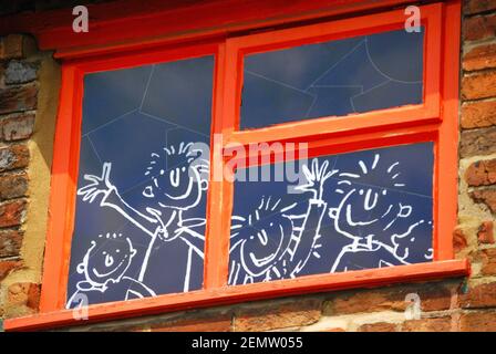 Fenster an Roald Dahl Kinder Galerie, Aylesbury, Buckinghamshire, England, Vereinigtes Königreich Stockfoto