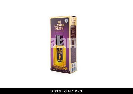 Bajaj Almond Drops Non Sticky Haaröl auf weißem Hintergrund Stockfoto