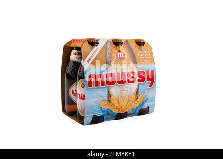 MOUSSY Classic alkoholfreies Malzgetränk auf isoliertem Hintergrund Stockfoto