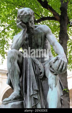 Bronzeskulptur von als Mensch denkend, Musée des Beaux Art Stockfoto