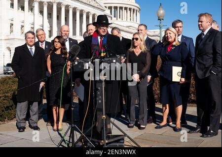 Washington, Usa. Februar 2021, 25th. US-Repräsentant Andy Biggs (R-AZ) spricht auf einer Pressekonferenz des House Freedom Caucus über den Equality Act. Kredit: SOPA Images Limited/Alamy Live Nachrichten Stockfoto