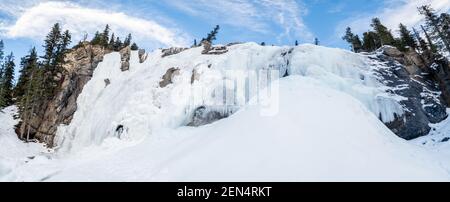 Frozen Tangle Creek Falls im Jasper National Park, Kanada Stockfoto