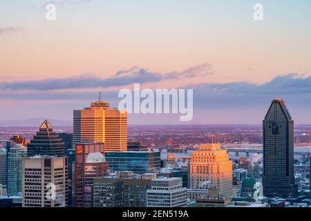 Wunderschöne Aussicht auf die Innenstadt von Montreal, wie man von der aus sieht belvedere Kondiaronk Stockfoto