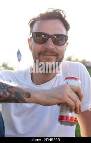 Skateboarder mittleren Alters im Clisssold Park Hackney Skatepark Stockfoto