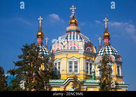 Kasachstan, Almaty, Panfilov-Park, Zenkov-Kathedrale - die Kathedrale ist komplett aus Holz gebaut Stockfoto