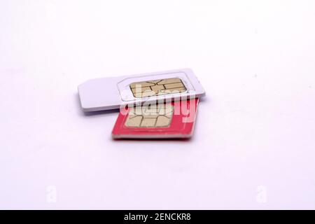 Teilnehmer-ID-Modul oder SIM-Karte. SIM-Karte in verschiedenen Größen isoliert auf weißem Hintergrund. Mini, micro, nano sim. gsm-Chip. Stockfoto