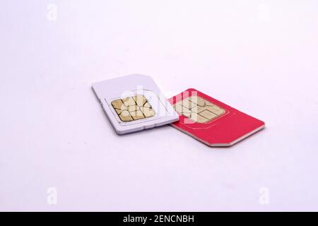 Teilnehmer-ID-Modul oder SIM-Karte. SIM-Karte in verschiedenen Größen isoliert auf weißem Hintergrund. Mini, micro, nano sim. gsm-Chip. Stockfoto