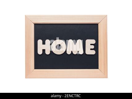 Word HOME aus Holzbuchstaben. Das Konzept der Bedeutung von zu Hause zu sein. Holzrahmen auf weißem Hintergrund Stockfoto