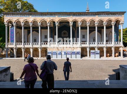 Istanbul, Türkei. Archäologiemuseum. Außenansicht des Cinili Pavillons. Stockfoto