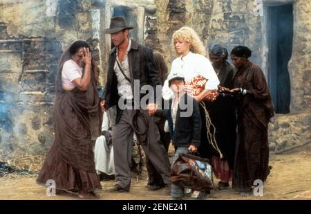 Indiana Jones and the Temple of Doom Jahr : 1984 USA Regie : Steven Spielberg Harrison Ford, Kate Capshaw, Jonathan Ke Quan Stockfoto