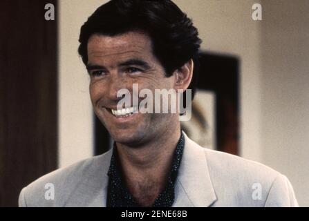 Frau Doubtfire Jahr : 1993 USA Direktor : Chris Columbus Pierce Brosnan Stockfoto