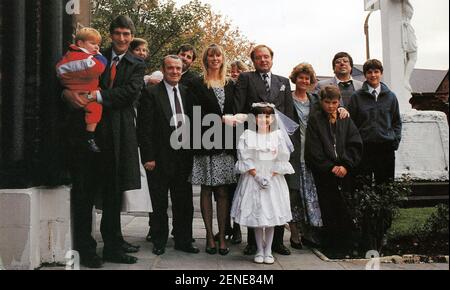 Raining Stones Jahr : 1993 UK Regie : Ken Loach Julie Brown, Bruce Jones, Gemma Phoenix, Ricky Tomlinson Stockfoto