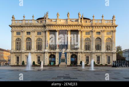 Sonnenuntergang Blick auf den Palazzo Madama in piazza Castello in der Zentrum von Turin Italien Stockfoto