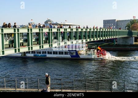 Gustav Heinemann Brücke in Berlin, Deutschland. Stockfoto