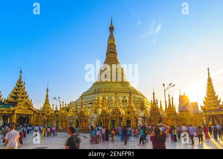 Shwedagon Paya Pagode oder Shwedagon Zedi Daw, Yangon, Myanmar Stockfoto