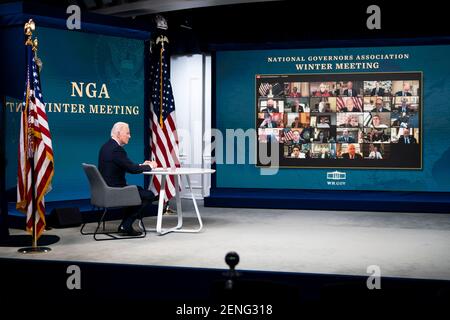 Präsident Joe Biden nimmt am Wintertreffen der National Governors Association im Weißen Haus, Donnerstag, 25. Februar 2021 Teil.Quelle: Doug Mills/Pool via CNP /MediaPunch Stockfoto