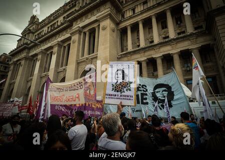 Alejo Manuel Avila/ Le Pictorium - Protest für den Mord Von Ursula Bahillo an das Gerichtsgebäude - 17/02/2021 - Argentinien / Buenos Aires - The Wome Stockfoto