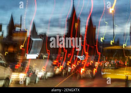 Oberbaumbrücke, Verkehrsschaos, Stau, Rush Hour, verwischt, Schienenersatzverkehr U1, U3, Berlin Stockfoto