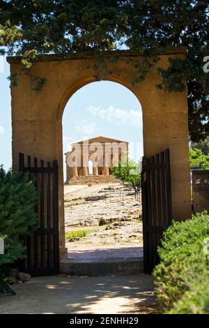 Italien, Sizilien, Agrigento, Tal der Tempel, Concord-Tempel (5th. Jahrhundert v. Chr.) Stockfoto