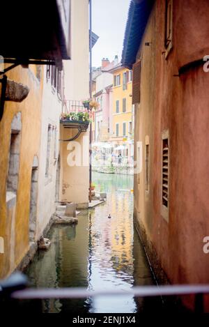 Europäische Stadt auf dem Wasser Foto hoch Stockfoto