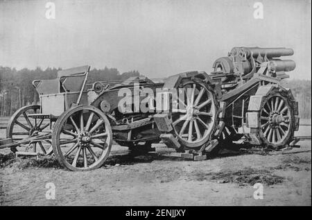 Ein Vintage-Foto um 1918 von einer Krupp Minenwerfer 42cm Haubitze während des Ersten Weltkriegs. Ein Beispiel für die deutsche Belagerer-Artillerie des Ersten Weltkriegs, die von den Alliierten Big Bertha genannt wurde Stockfoto