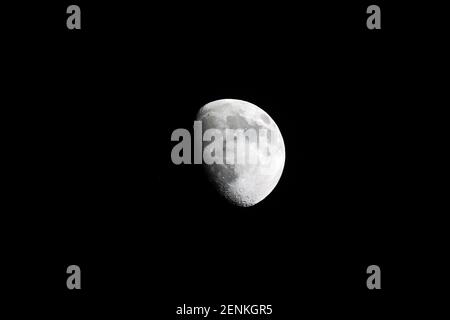 Der Mond ist ein Begleiter unseres Planeten. Stockfoto