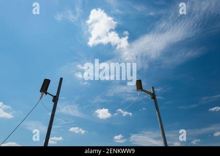 Ein Vaisala HMP155A Temperatur- und relative Luftfeuchtigkeitssensor am Chilbolton Observatory des Science and Technology Facilities Council, Hampshire. Stockfoto