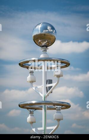 Biral BTD-300 Gewitterdetektor am Chilbolton Observatory des Science and Technology Facilities Council, Hampshire. Stockfoto