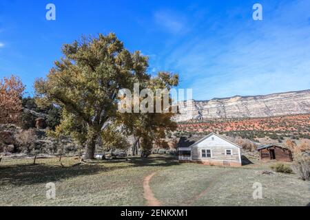 Eine aufregende Fahrt, gefolgt von ein paar Stunden Erkundung in dieser wunderschönen abgelegenen Landschaft namens Echo Park. Stockfoto