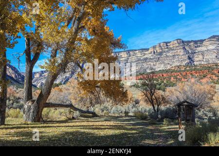 Eine aufregende Fahrt, gefolgt von ein paar Stunden Erkundung in dieser wunderschönen abgelegenen Landschaft namens Echo Park. Stockfoto