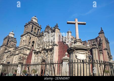 Mexico City Metropolitan Cathedral / Catedral Metropolitana auf dem Plaza De la Constitución / Plaza del Zócalo in der Innenstadt von Mexiko Stadt Stockfoto