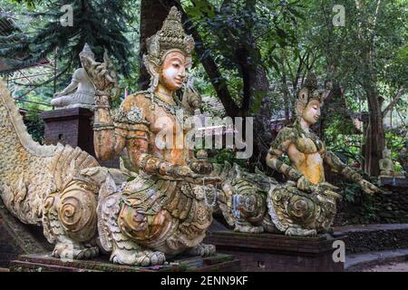 Mystische Kreaturen im Wat Pha Lat, Chiang Mai, Thailand. Stockfoto