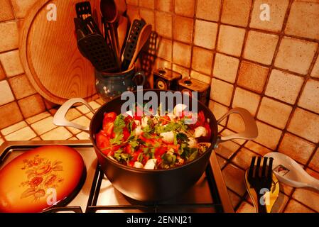 Ratatouille in Küche, Nizon, Pont-Aven, Finistere, Bretagne, Bretagne, Frankreich, Europa Stockfoto