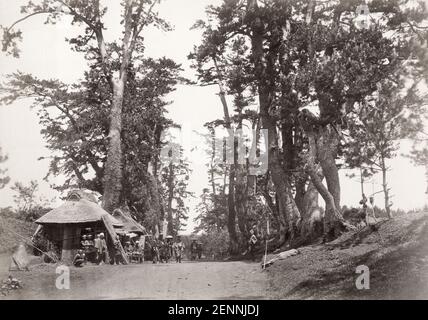 Oldtimer-Foto aus dem 19. Jahrhundert: Tokaido Road, Kyoto nach Tokio, Beato Studio, Japan, 1860er Jahre. Stockfoto