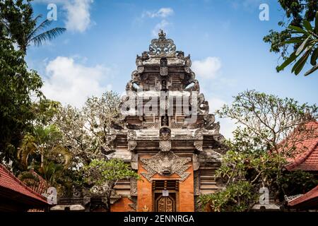 Der Tempel von Sásarwati (Ubud Palast) in Bali Stockfoto