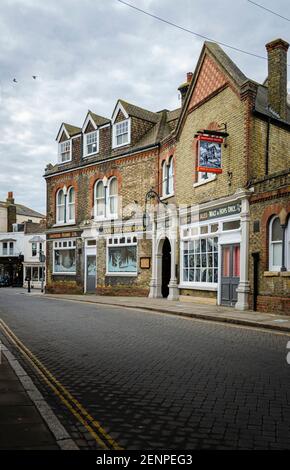 Whitsable, Kent, Großbritannien, Februar 2021 - das öffentliche Haus und Hotel des Duke of Cumberland in der Küstenstadt Whitstable, Kent, Großbritannien Stockfoto