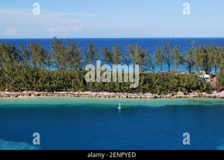 Karibischer Panoramablick. Schöne Landschaft in Nassau, Bahamas. Stockfoto