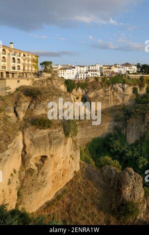 Der Blick von El Balcón de Ronda, Ronda, Málaga, Andalusien, Spanien Stockfoto