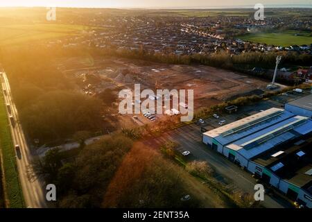 Der Hausbauer Bellway hat den Wirral Business Park in Greasby, Wirral, erworben und kann damit beginnen, 127 Häuser auf dem 15 Hektar großen Grundstück zu bauen Stockfoto