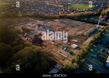 Der Hausbauer Bellway hat den Wirral Business Park in Greasby, Wirral, erworben und kann damit beginnen, 127 Häuser auf dem 15 Hektar großen Grundstück zu bauen Stockfoto