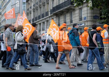 Menschen marschieren vor France Pension Protest, 23. September 2010, Paris, Île-de-France, Frankreich Stockfoto